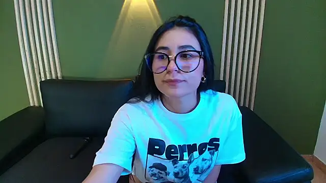 ChloeTurner  online show from October 19, 3:23 pm