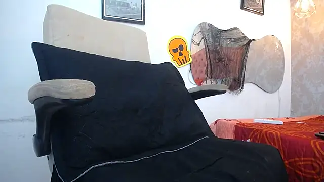 Snapshot of LAURA_SMIITH chatting on October 11, 6:06 pm LAURA SMIITH online show from October 11, 6:06 pm