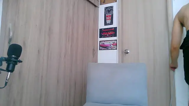 Snapshot of Aaron_kwok28 chatting on October 9, 5:00 pm Aaron kwok28 online show from October 9, 5:00 pm