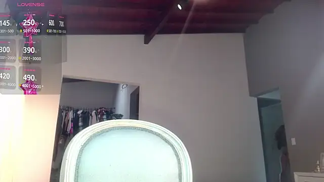 Snapshot of greyslopez chatting on February 11, 9:35 pm greyslopez online show from February 11, 9:35 pm