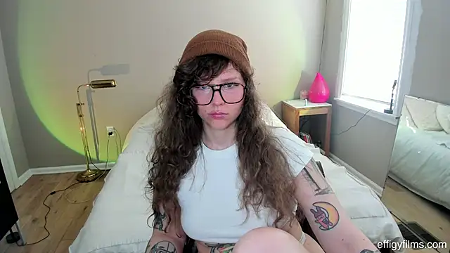 Snapshot of DelugeDuvall chatting on March 13, 9:37 pm DelugeDuvall online show from March 13, 9:37 pm