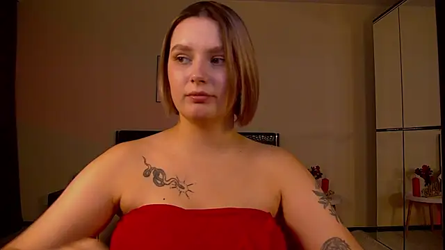 Snapshot of DianeMills chatting on February 5, 10:12 pm DianeMills online show from February 5, 10:12 pm