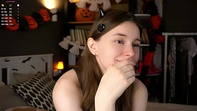 Snapshot of DarylBarks chatting on October 31, 1:17 am DarylBarks online show from October 31, 1:17 am