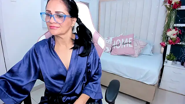 margot smith  online show from September 29, 12:21 pm