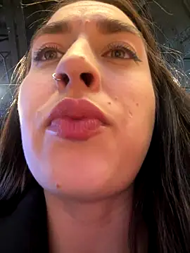 Snapshot of Holly_Play chatting on December 4, 12:25 pm Holly Play online show from December 4, 12:25 pm