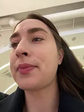 Snapshot of Holly_Play chatting on January 3, 9:15 am Holly Play online show from January 3, 9:15 am
