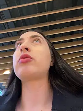 Snapshot of Holly_Play chatting on February 11, 7:23 am Holly Play online show from February 11, 7:23 am
