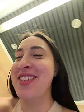 Snapshot of Holly_Play chatting on March 7, 2:23 pm Holly Play online show from March 7, 2:23 pm