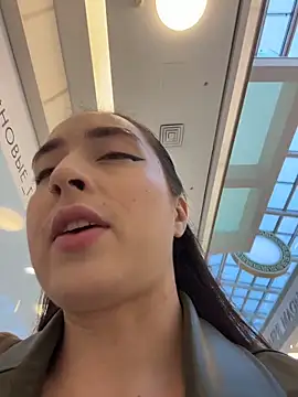 Holly Play online show from October 26, 10:10 am