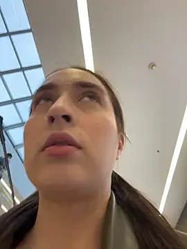 Holly Play online show from November 6, 9:10 am