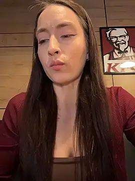 Holly Play online show from May 15, 7:59 am