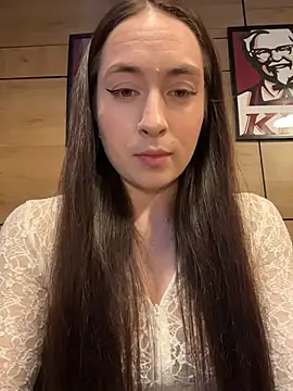 Holly Play online show from June 19, 9:02 am