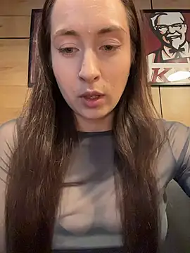 Holly Play online show from July 4, 9:59 am