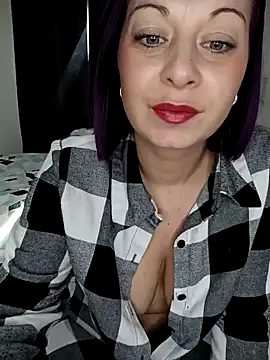 Snapshot of Chaudesquirt chatting on February 5, 1:11 pm Chaudesquirt online show from February 5, 1:11 pm