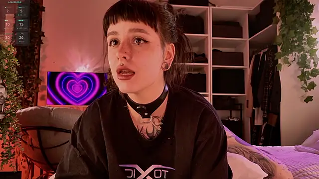 MichaellaMoon online show from March 21, 5:27 pm