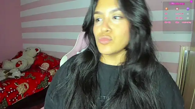 Snapshot of Loveequinn chatting on January 6, 6:25 am Loveequinn online show from January 6, 6:25 am