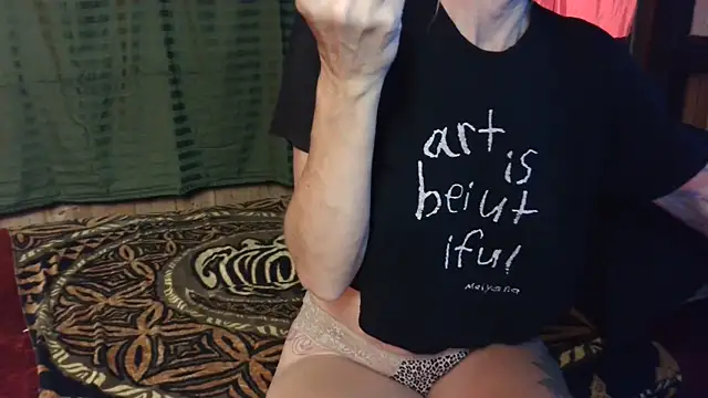 mizziijai online show from January 13, 6:40 am