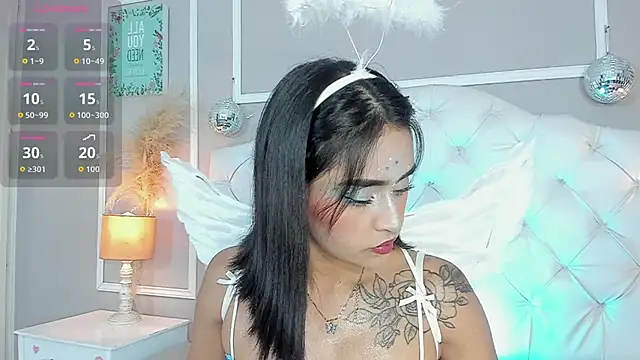 serena jeyms online show from October 31, 8:32 pm