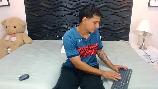 Devan Bikers online show from March 18, 2:15 am