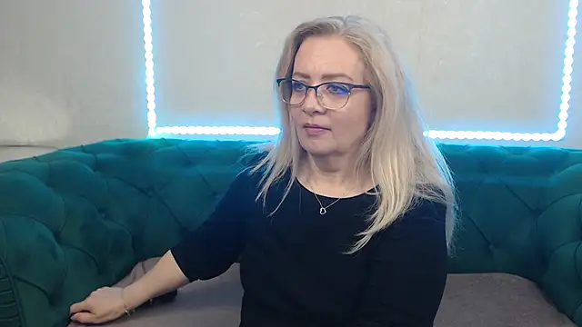 IvanaCharm online show from May 12, 3:25 am