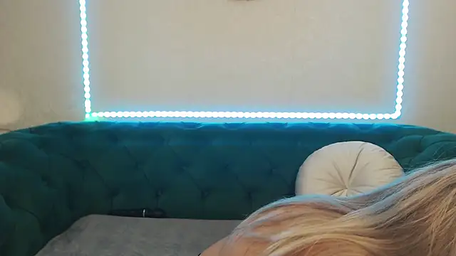 IvanaCharm online show from May 17, 3:26 am