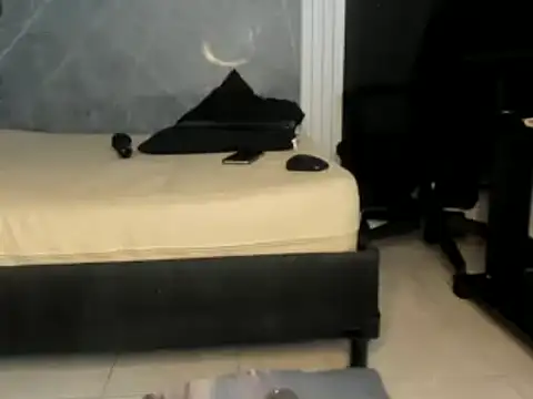 Snapshot of YummyDuooo chatting on January 5, 4:59 pm YummyDuooo online show from January 5, 4:59 pm