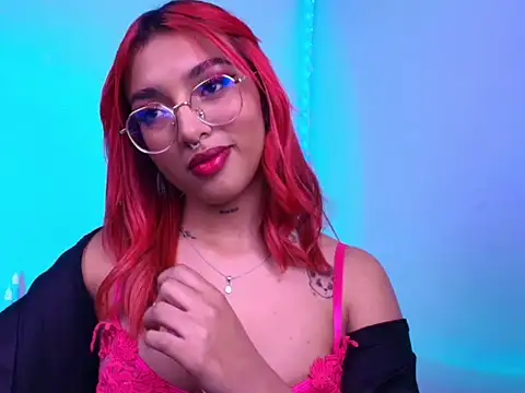 Snapshot of sofia_blossom chatting on February 1, 4:24 am sofia blossom online show from February 1, 4:24 am