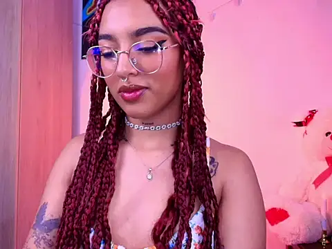 Snapshot of sofia_blossom chatting on February 11, 6:19 am sofia blossom online show from February 11, 6:19 am