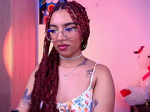 Snapshot of sofia_blossom chatting on February 11, 9:20 am sofia blossom online show from February 11, 9:20 am