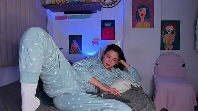 azumi cutiepie  online show from March 6, 11:42 pm