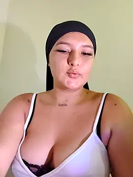 Snapshot of Celeste_camila18 chatting on September 18, 9:39 pm Celeste camila18 online show from September 18, 9:39 pm