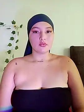 Snapshot of Celeste_camila18 chatting on October 11, 4:38 pm Celeste camila18 online show from October 11, 4:38 pm