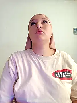 Snapshot of Celeste_camila18 chatting on October 24, 1:40 pm Celeste camila18 online show from October 24, 1:40 pm