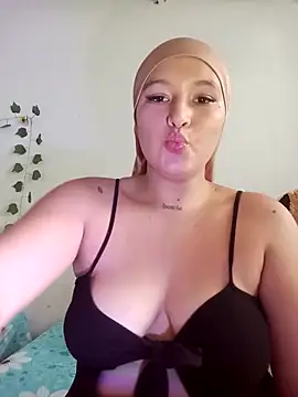 Snapshot of Celeste_camila18 chatting on October 25, 4:24 pm Celeste camila18 online show from October 25, 4:24 pm