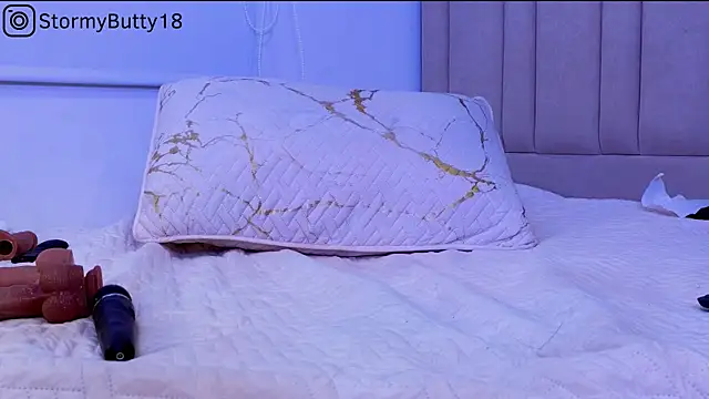 StormyButty18 online show from March 1, 8:45 am