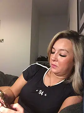 Busty-Bambi online show from March 16, 9:16 pm