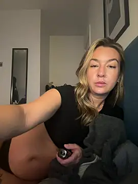 Busty-Bambi online show from August 6, 11:17 pm