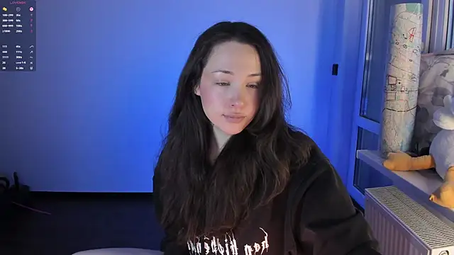 Snapshot of MonicaRocket chatting on December 18, 9:04 am MonicaRocket online show from December 18, 9:04 am