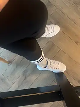 FeetVibe online show from October 20, 6:03 am