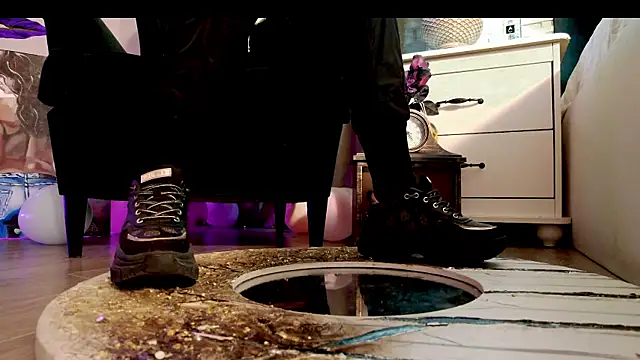 FeetVibe online show from December 17, 8:53 am