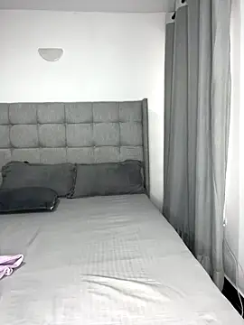 prettiepearl online show from September 21, 6:37 am