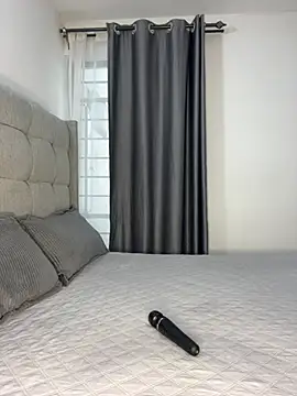 prettiepearl online show from March 26, 10:10 am