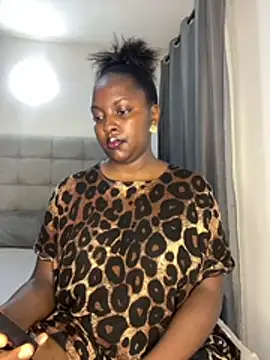 Snapshot of prettiepearl chatting on June 28, 5:35 am prettiepearl online show from June 28, 5:35 am