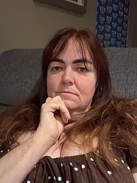 curvy-milf-abbie online show from November 1, 4:53 pm