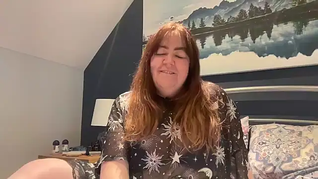 curvy-milf-abbie online show from January 15, 4:11 pm