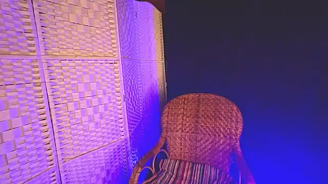 KayleyxEmily online show from January 31, 2:17 pm
