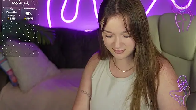 Snapshot of DonnaLustt chatting on October 11, 7:45 pm DonnaLustt online show from October 11, 7:45 pm