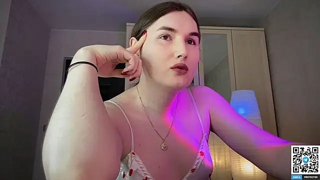 Maria Bowie online show from May 11, 2:01 pm