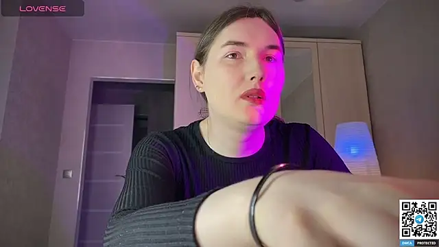 Maria Bowie online show from May 15, 5:58 am