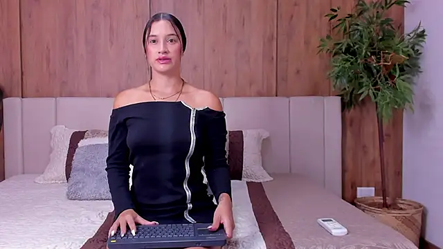 LaurenJhonsonn online show from February 27, 3:14 am